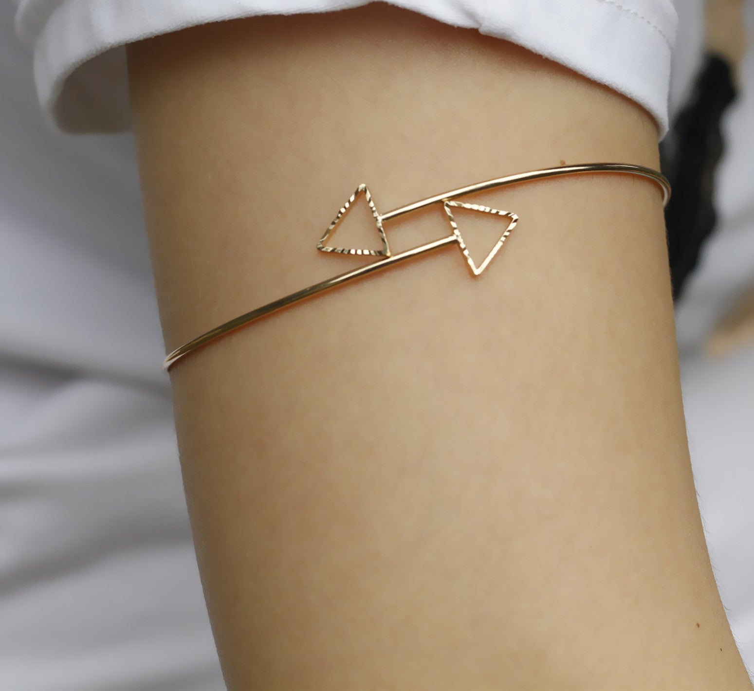Simple Fashion Hollow Triangle Arm Bracelet - Oh Yours Fashion - 2