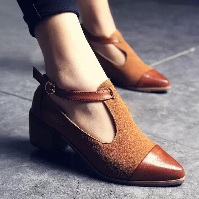 PU Chunky Heel Pointed Toe Ankle Strap Heel Shoes