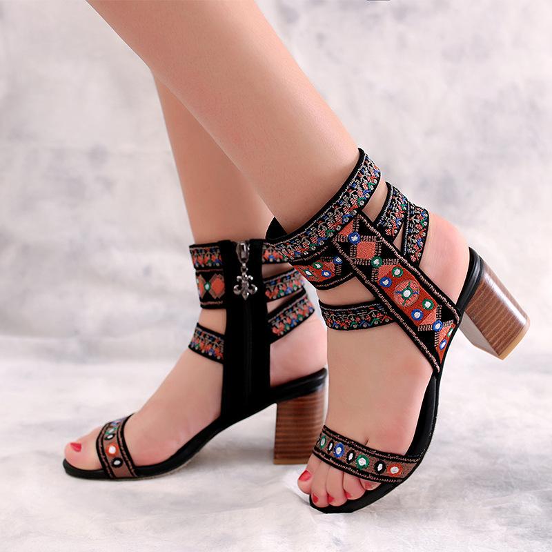 Hand Wave Embroidery Middle Chunky Heel Open Toe Sandals