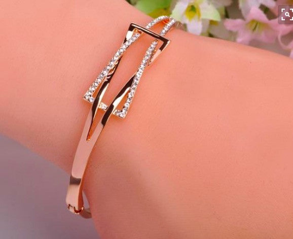 Simple Fashion Crystal Geometric Shape Women's Bracelet - Oh Yours Fashion - 1