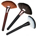 New Modish Pro Makeup Cosmetic Tool Large Fan Blush Powder Foundation Brush - Oh Yours Fashion - 3