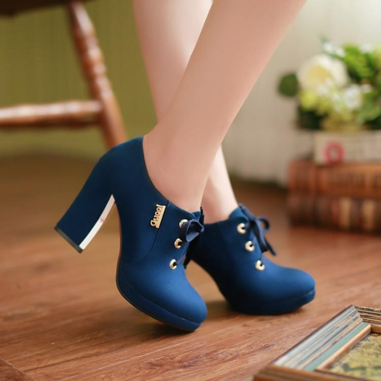 Solid Color Lace Up Round Toe Middle Chunk Heels Short Boots